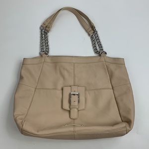 B Makowsky Leather Chain Strap shoulder Bag Beige Silver Lined Pockets Dust bag